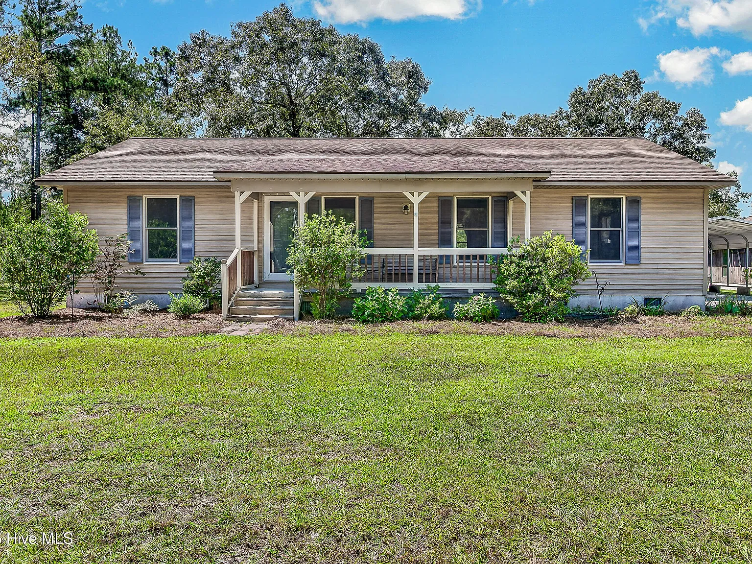 3 bed, 2.0 bath, 1397 sqft, $2,500 — Photo 1