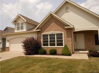 6895 Lockhaven Dr, Lockport, NY 14094
