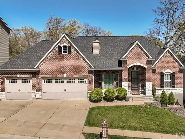 5073 Romaine Spring Dr, Fenton, MO 63026