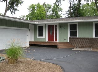 5760 Artesian Dr, Waterford, MI 48327