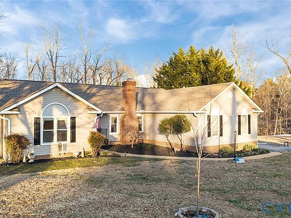 3rd image of 518 Rebel Ridge Rd