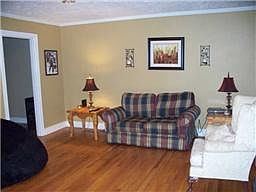 2nd image of 219 Mill St