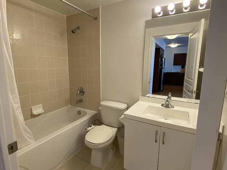2240 Lake Shore Blvd W #1105 — Photo 16