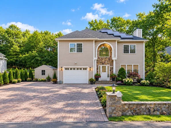 33 Woodland Ave, Saugus, MA 01906