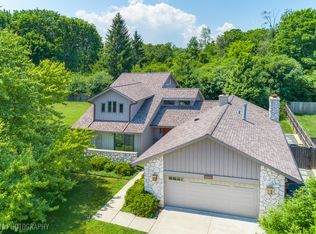 530 Sunnyside Ave, Gurnee, IL 60031