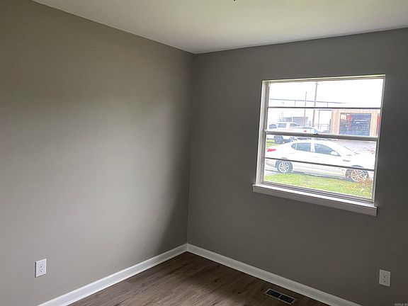 3rd image of 1510 W 38th St