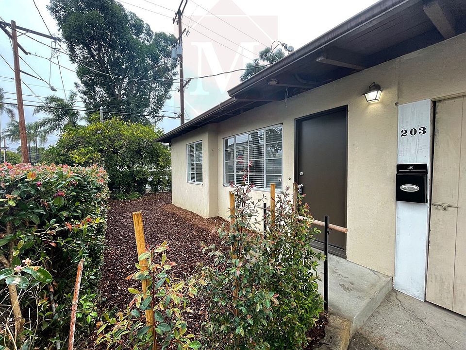 1st image of 203 W De La Guerra St #209
