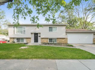 5739 Edward Dr, Oak Forest, IL 60452