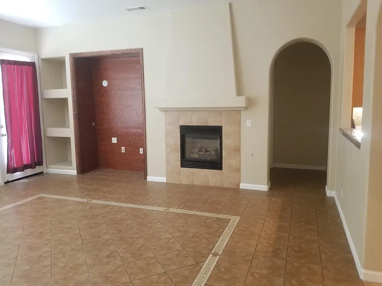 514 Rodeo Grounds Way — Photo 5