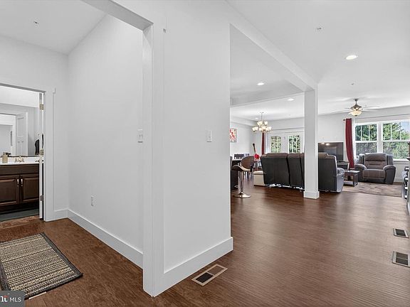 4th image of 4133 Orrs Town Ct