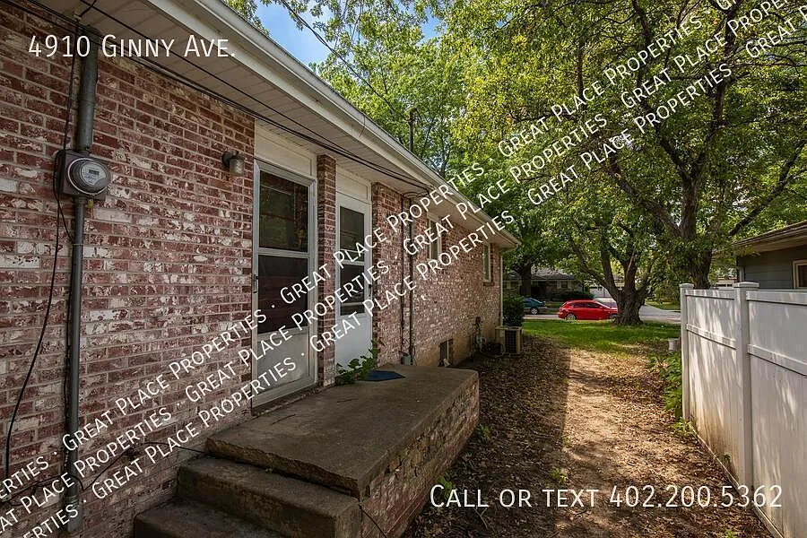 2 bed, 884 sqft, $1,299 — Photo 3