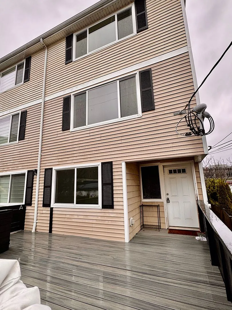3-Bedroom Townhome in Seattle's Central District | Walk Score 94 — Photo 1