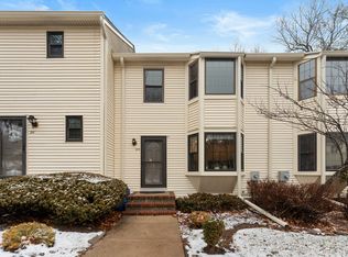 213 Burlington Ct, Flemington, NJ 08822