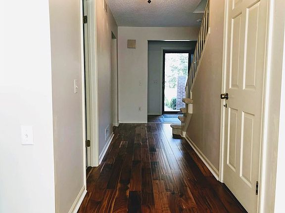 4th image of 55 Great Wood Cir