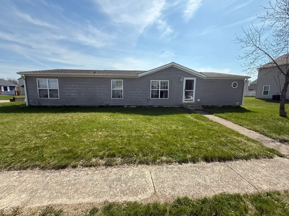 3363 Cessna Dr, Columbus, IN 47203