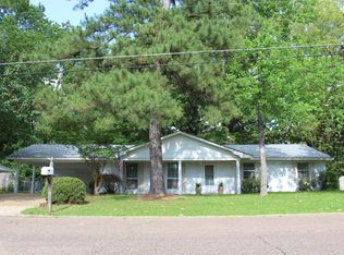 702 Cypress Rd, Starkville, MS 39759