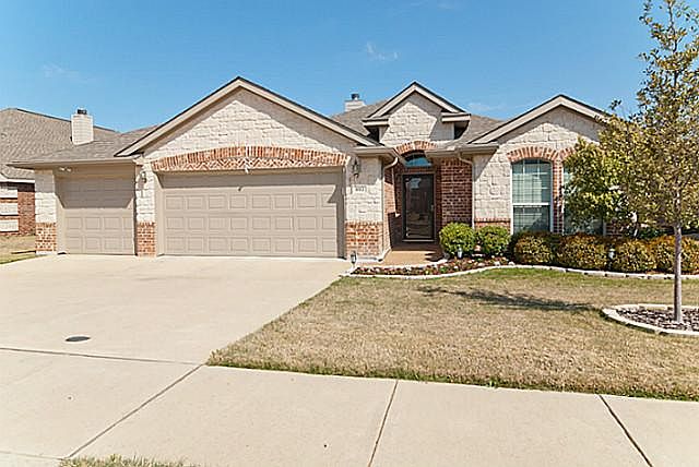 1st image of 4012 Vista Greens Dr