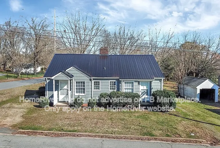 466 Spring St NW — Photo 1