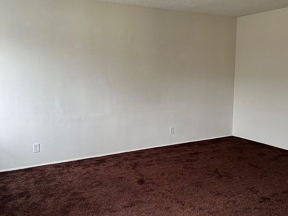 4th image of 6126 Woodman Ave #6
