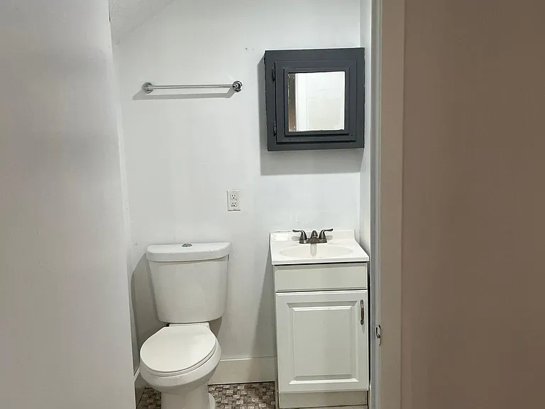 1421 5th St NE #3 — Photo 7