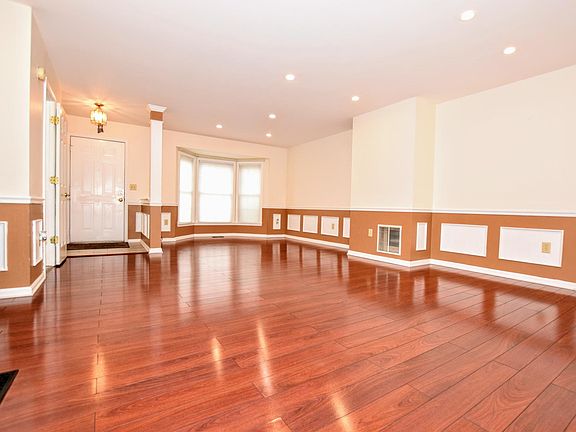 5th image of 327 Althea Ct