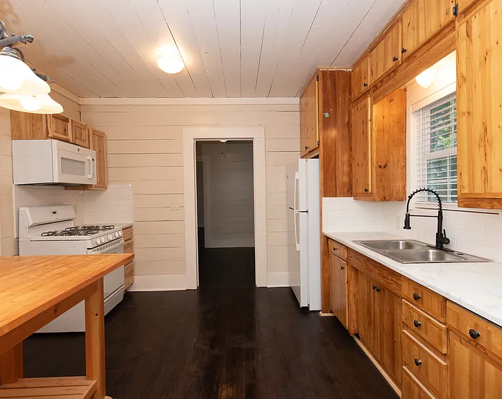 335 Husk Ln — Photo 7