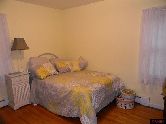 5th image of 512 2nd Ave NE