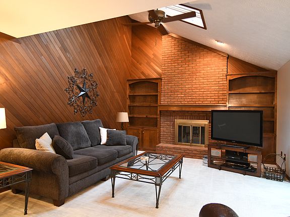3rd image of 7736 Pembrook Dr