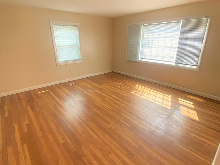 8 Abington Ave — Photo 2