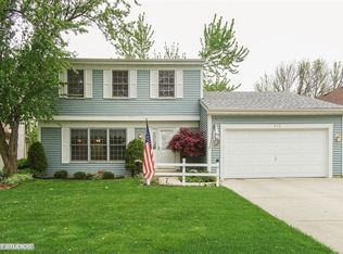 512 Linsey Ave, Schaumburg, IL 60194