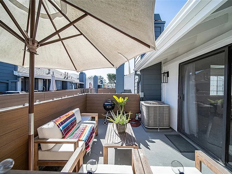 345 Avocado St #A4 — Photo 3