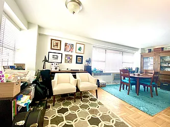 Rented by R New York