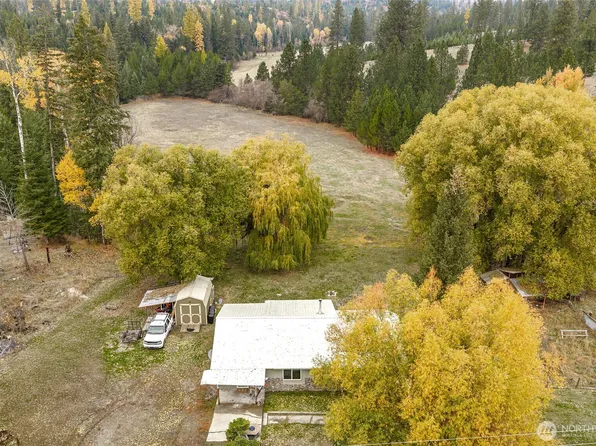 24727 E Blanchard Rd, Elk, WA 99156