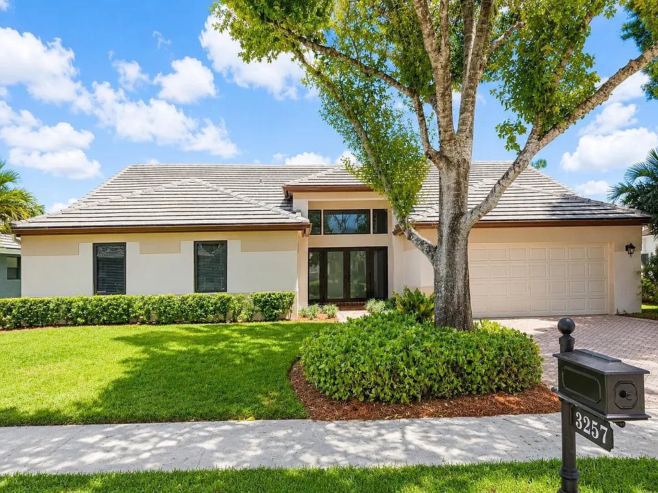 3257 Beechberry Cir