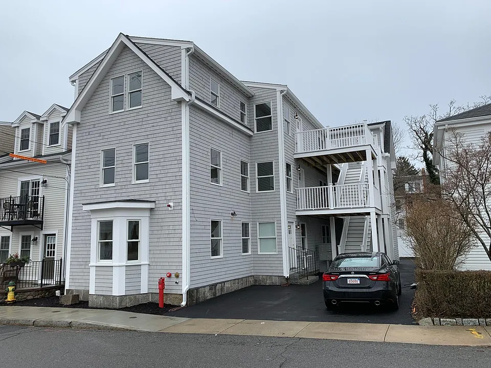 17 Howland St #2