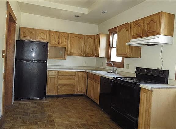 4th image of 733 E Illinois Ave