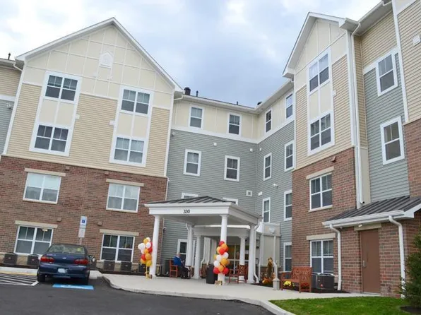 330 Nazer St APT 201, Aleppo, PA 15370