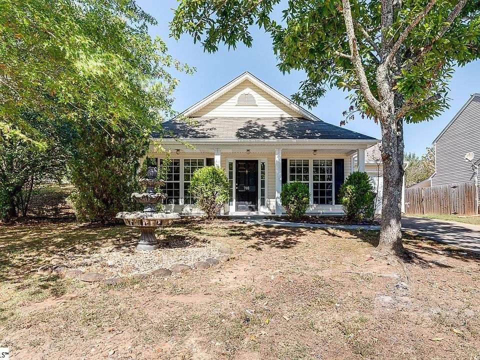 1st image of 701 Highcrest Dr