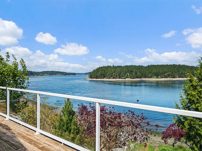 2334 Island Dr NW — Photo 1