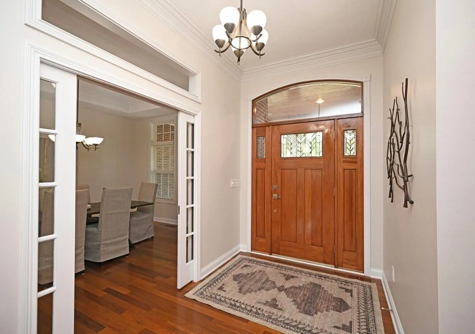 3-bedroom House on 1.9 Acres Lot — Photo 3