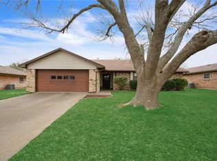 222 Del Rio Dr, Hewitt, TX 76643