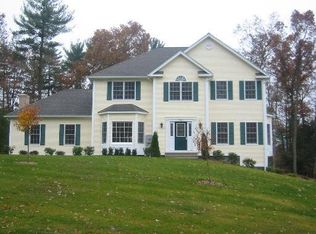 35 Pearl St, Newtown, CT 06482