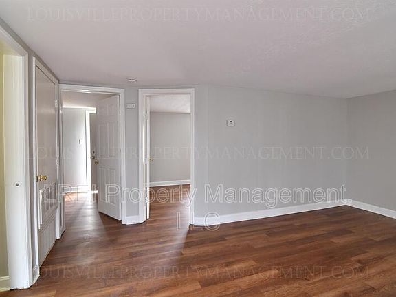 4th image of 2319 Rodman St