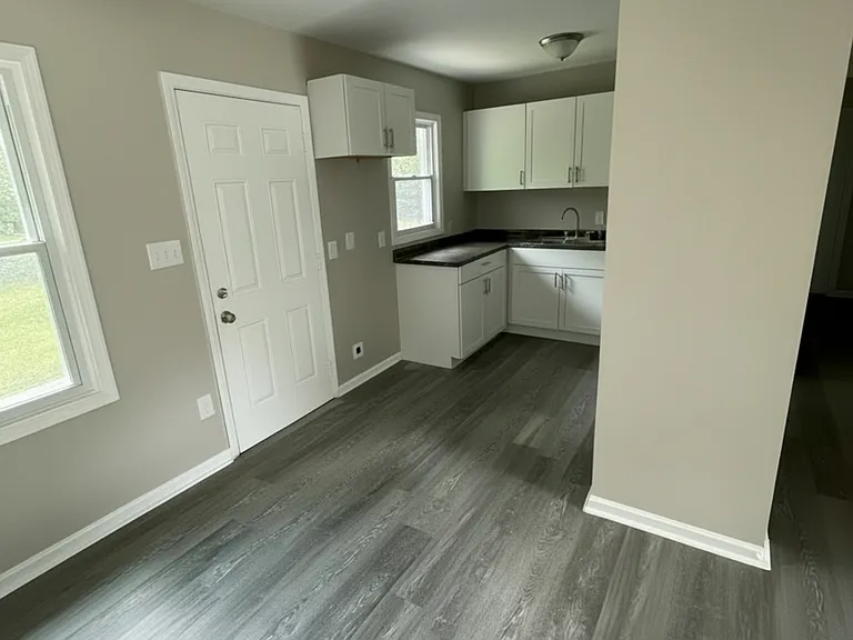 5708 Edwina Dr — Photo 4