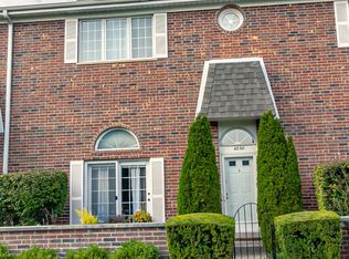 4250 W Touhy Ave, Lincolnwood, IL 60712