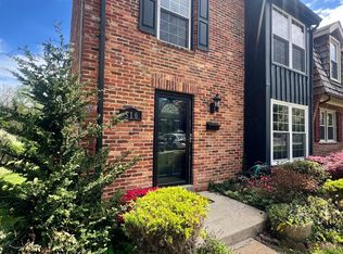 516 Meadow Hall Dr #D516, Rockville, MD