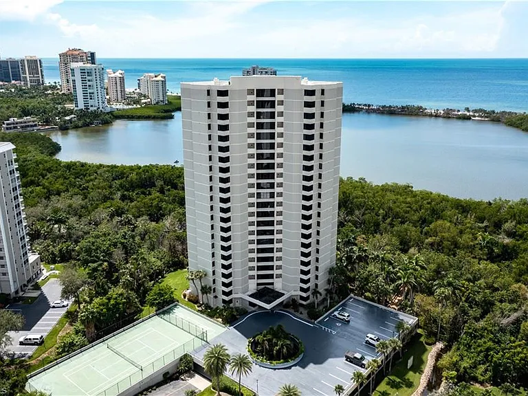 5555 Heron Point Dr #101 — Photo 1
