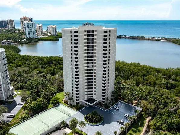 5555 Heron Point Dr APT 101, Naples, FL 34108