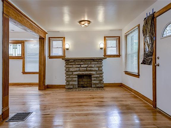3rd image of 3741 Benton Blvd