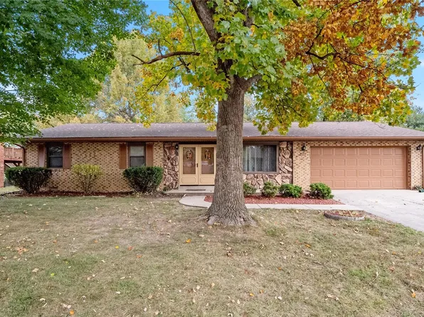 229 Blanc Lee Dr, Belleville, IL 62226